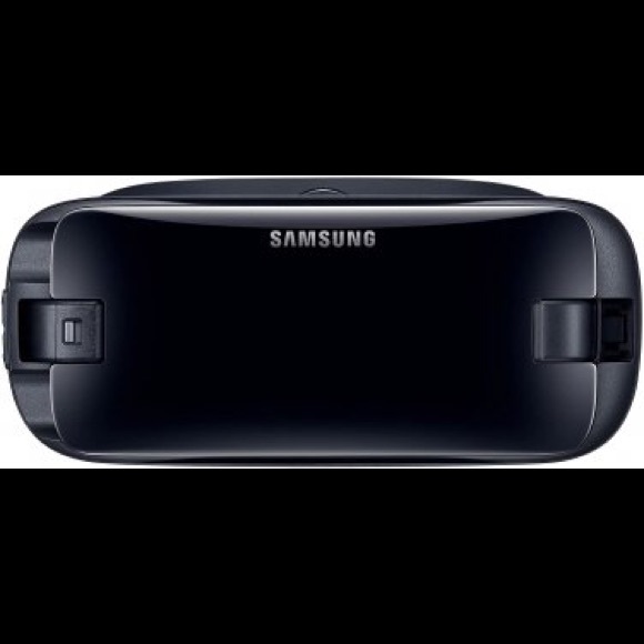 Samsung Gear VR With Controller - Picture 4 of 4